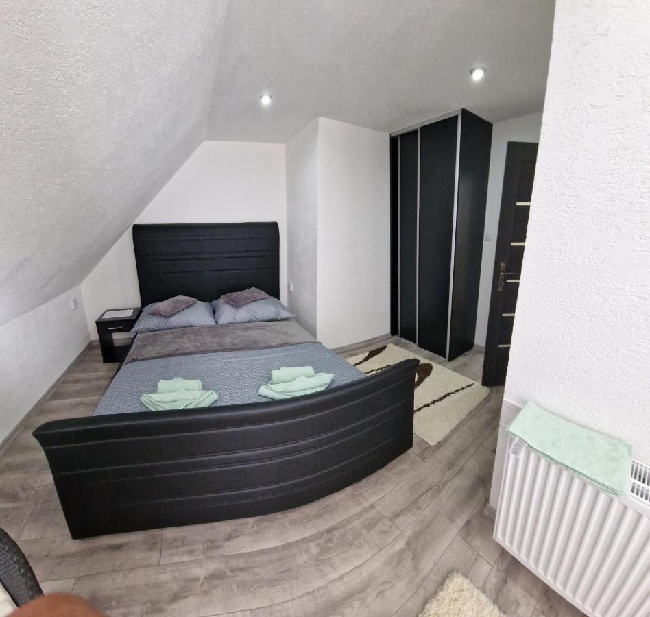 Privat Alenka Apartment Važec Екстериор снимка