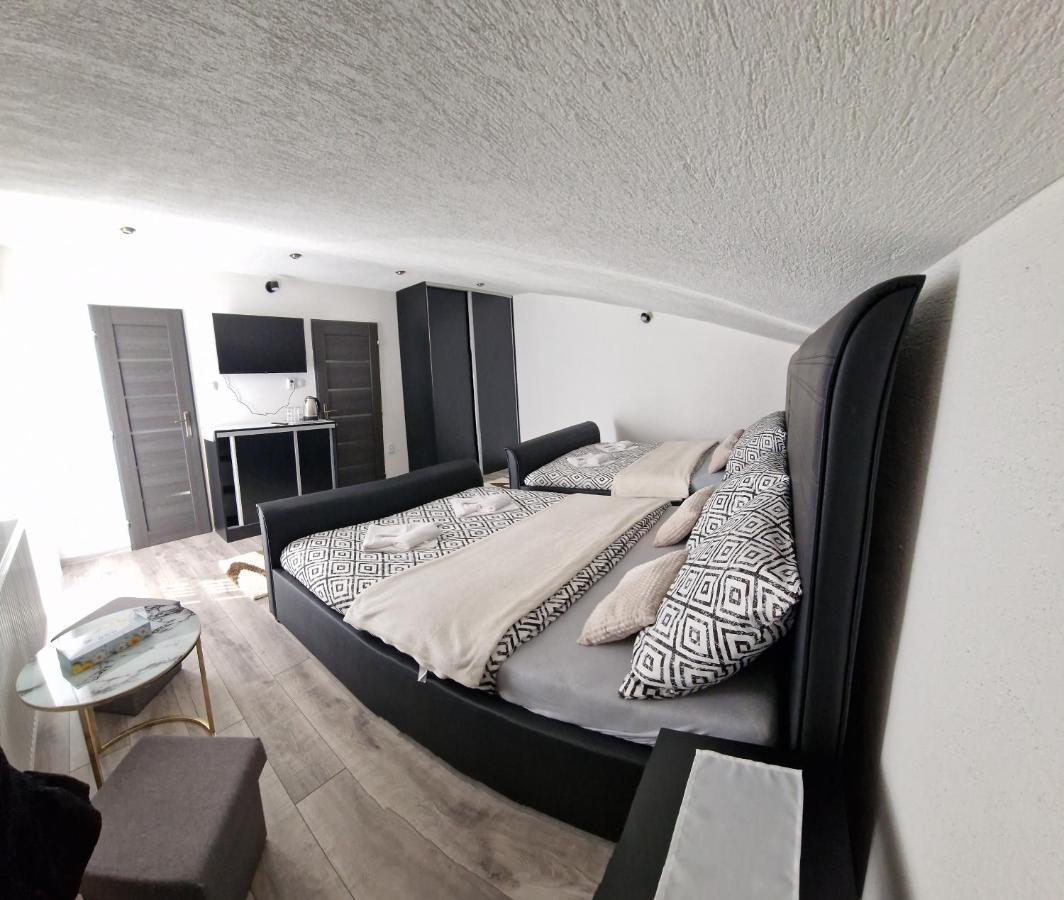 Privat Alenka Apartment Važec Екстериор снимка