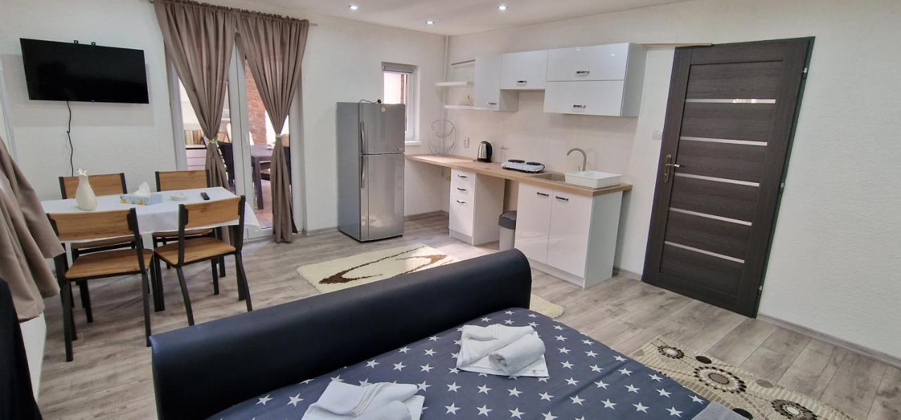 Privat Alenka Apartment Važec Екстериор снимка